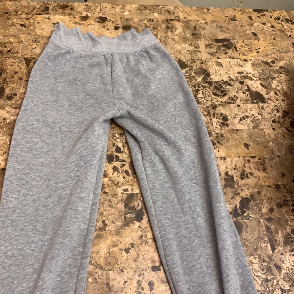 Comfy - Picture 2 of 2